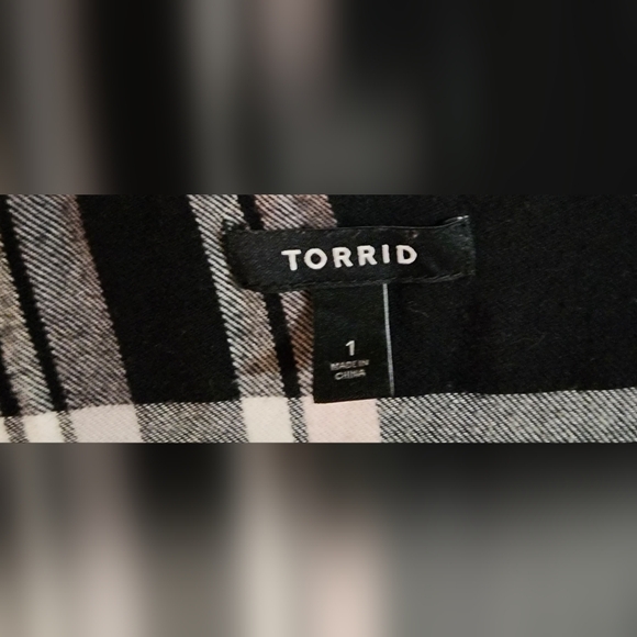 Torrid 100% Cotton Cardigan, Size 1, Pink, Black, Grey & White Plaid - Picture 3 of 7